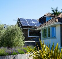 Na aký typ strechy umiestniť solárne panely? Poradíme vám